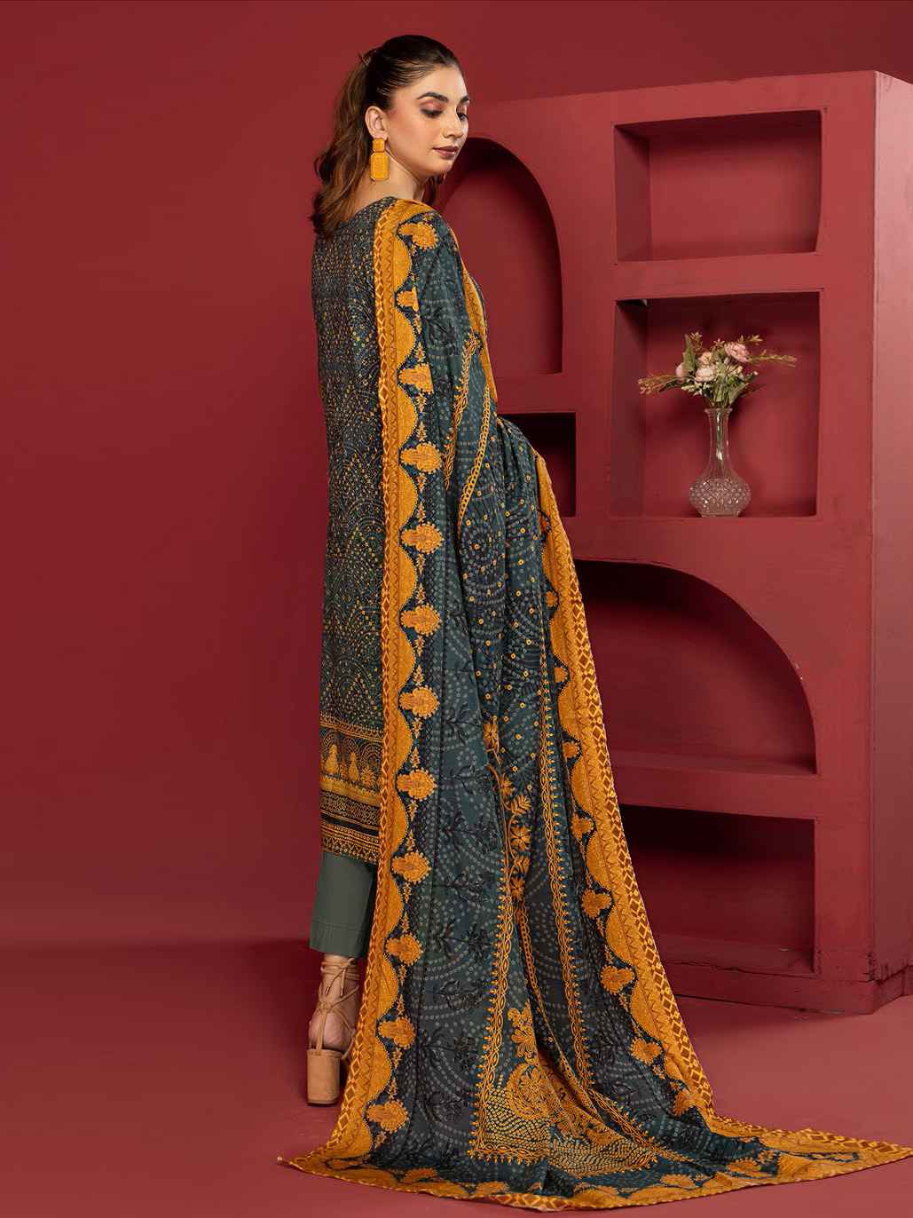 ZOHRA By Motifz Digital Printed Khaddar Unstitched 3-Piece Suit - 4618